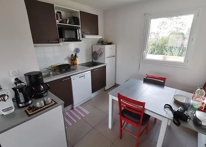 Apartment Cosy A Valras-plage 5 Min A Pied De La Climatise 2 Terrasse Sérignan