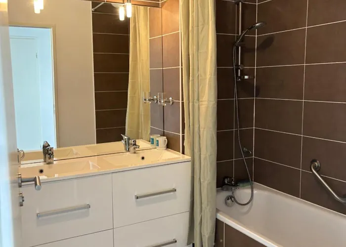 Cosy A Valras-plage 5 Min A Pied De La Climatise 2 Terrasse Apartment *