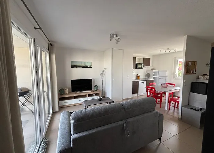 Cosy A Valras-plage 5 Min A Pied De La Climatise 2 Terrasse Apartment