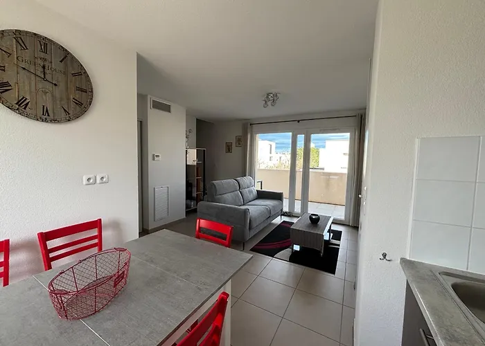 Cosy A Valras-plage 5 Min A Pied De La Climatise 2 Terrasse Apartment